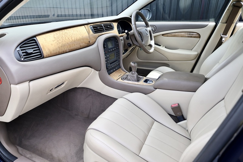 Jaguar S-Type 3.0 Manual Extremely Rare Manual Gearbox + High Luxury Leather Image 2