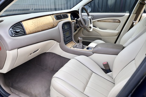 Extremely Rare Manual Gearbox + High Luxury Leather
