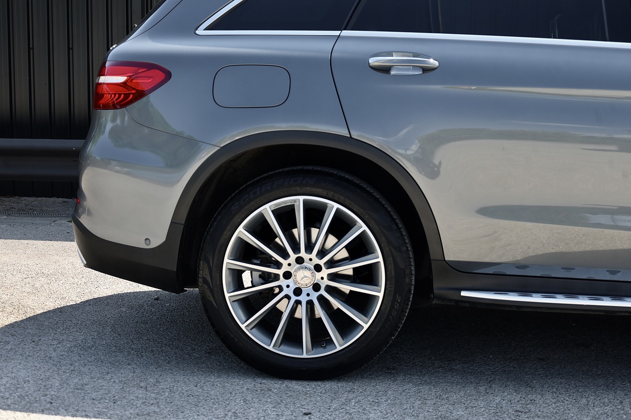 Mercedes-Benz GLC 250d AMG Line Prem+ Just 22k Miles + Distronic Radar Cruise + Pano Rofo - Large 18