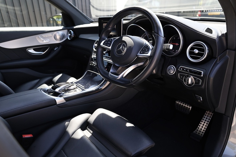 Mercedes-Benz GLC 250d AMG Line Prem+ Just 22k Miles + Distronic Radar Cruise + Pano Rofo Image 6