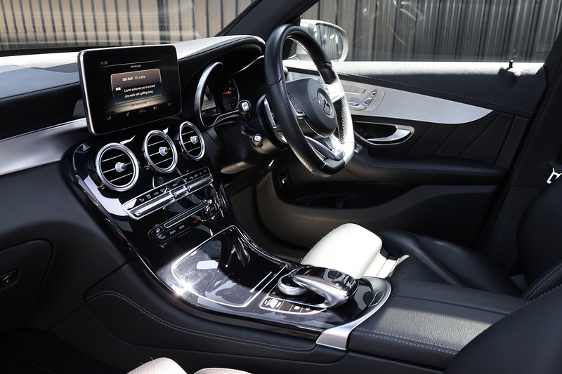 Mercedes-Benz GLC 250d AMG Line Prem+ Just 22k Miles + Distronic Radar Cruise + Pano Rofo Image 7