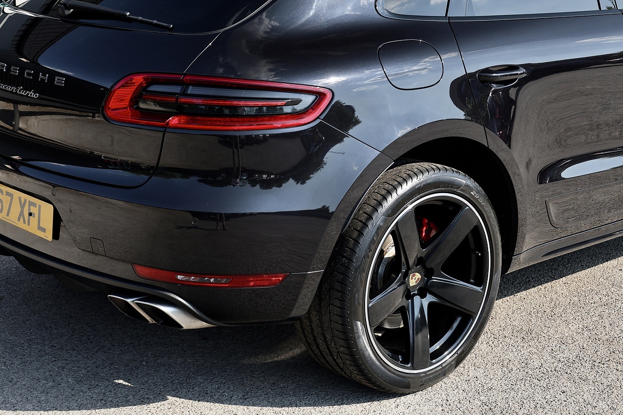 Porsche Macan Turbo 2 Former Keepers + £10k Options + Air Suspension + Pano Roof - Large 25