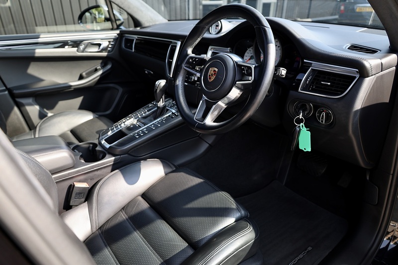 Porsche Macan Turbo 2 Former Keepers + £10k Options + Air Suspension + Pano Roof Image 8