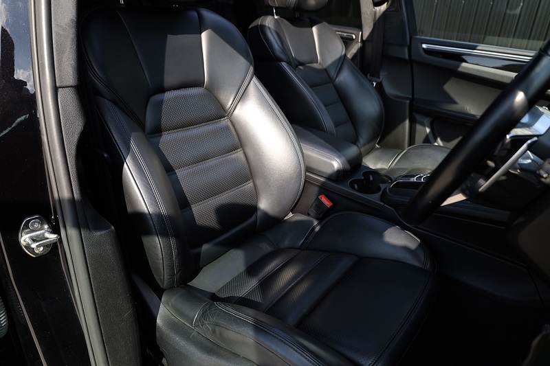 Porsche Macan Turbo 2 Former Keepers + £10k Options + Air Suspension + Pano Roof Image 15