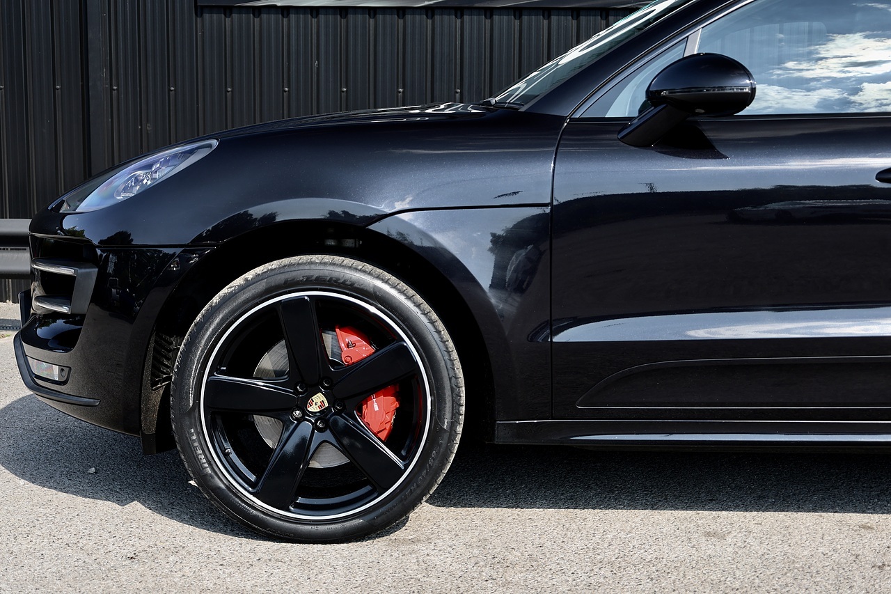 Porsche Macan Turbo 2 Former Keepers + £10k Options + Air Suspension + Pano Roof - Large 30