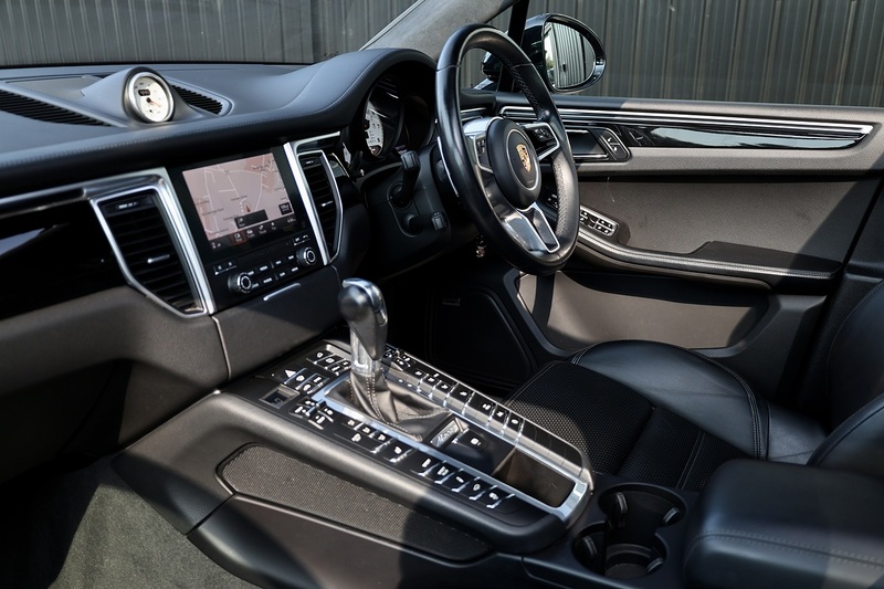 Porsche Macan Turbo 2 Former Keepers + £10k Options + Air Suspension + Pano Roof Image 9