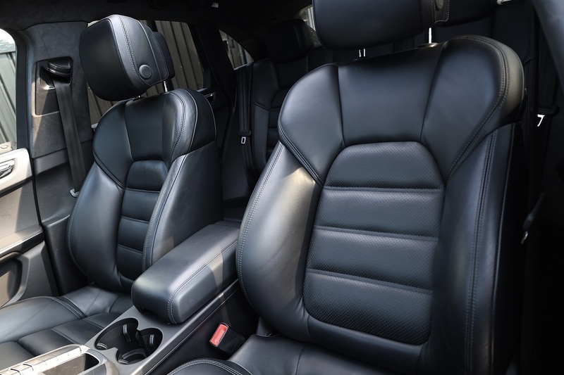 Porsche Macan Turbo 2 Former Keepers + £10k Options + Air Suspension + Pano Roof Image 41