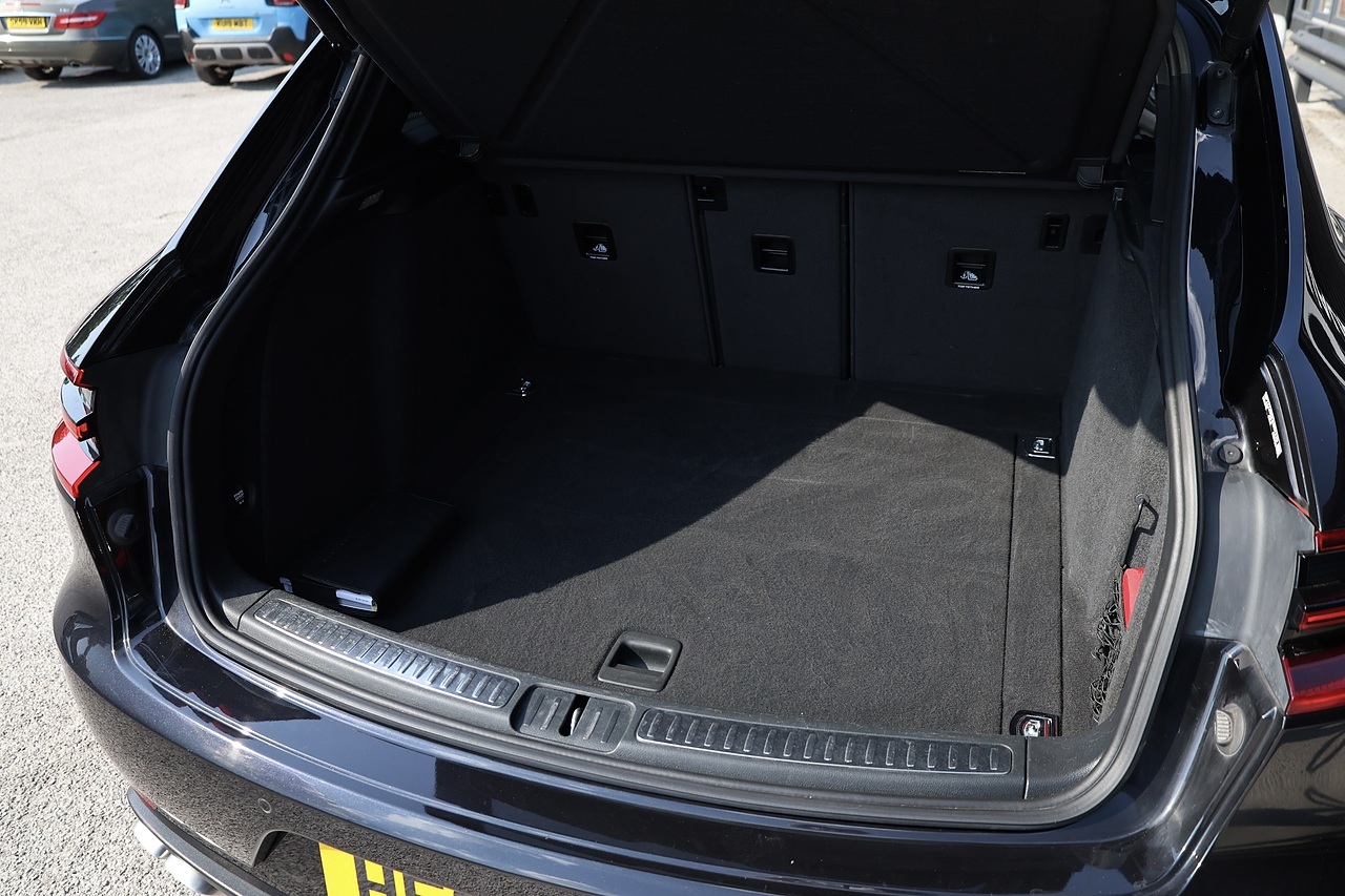 Porsche Macan Turbo 2 Former Keepers + £10k Options + Air Suspension + Pano Roof - Large 44