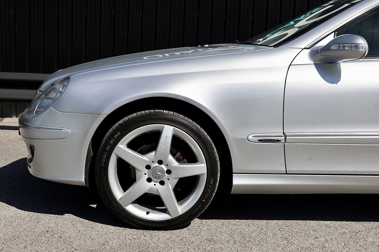Mercedes-Benz CLK 220 CDI Elegance Just 52k Miles + AMG Wheels + Exceptional - Large 25