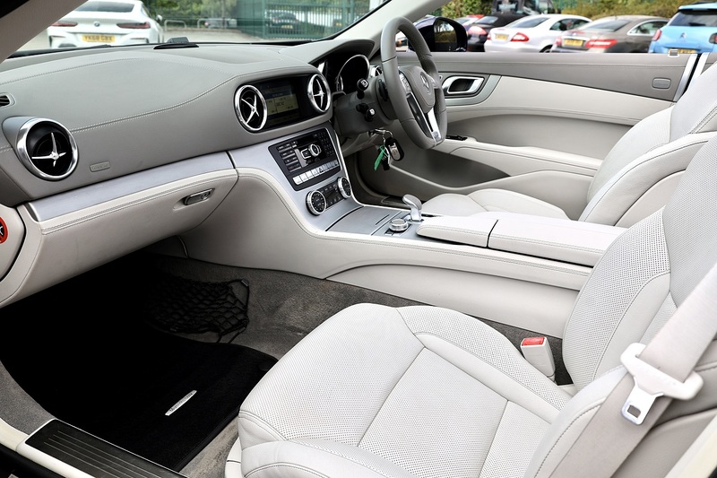 Mercedes-Benz SL 350 Full Mercedes Main Dealer History + Magic Sky Control Image 1