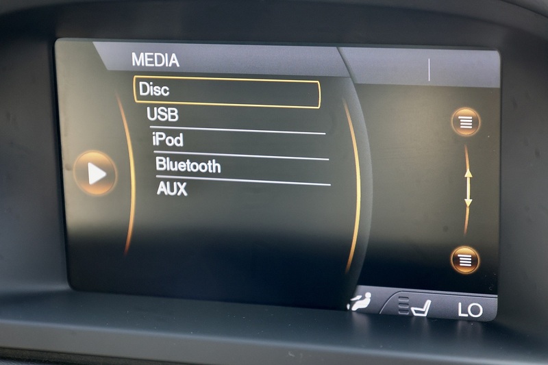 Volvo V70 D2 R-Design Automatic + Full Volvo Main Dealer History + ACC + BLIS Image 12