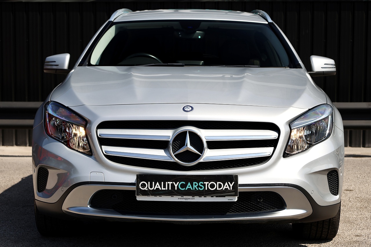 Mercedes-Benz GLA 220 CDI 4Matic SE 2 Former Keepers + Full Service History + Sat Nav + Reverse Cam - Large 3