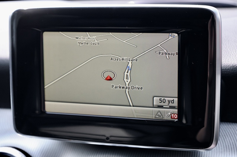 Mercedes-Benz GLA 220 CDI 4Matic SE 2 Former Keepers + Full Service History + Sat Nav + Reverse Cam Image 13