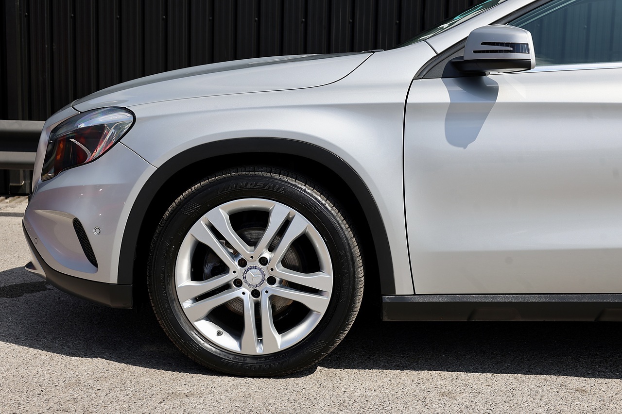Mercedes-Benz GLA 220 CDI 4Matic SE 2 Former Keepers + Full Service History + Sat Nav + Reverse Cam - Large 26