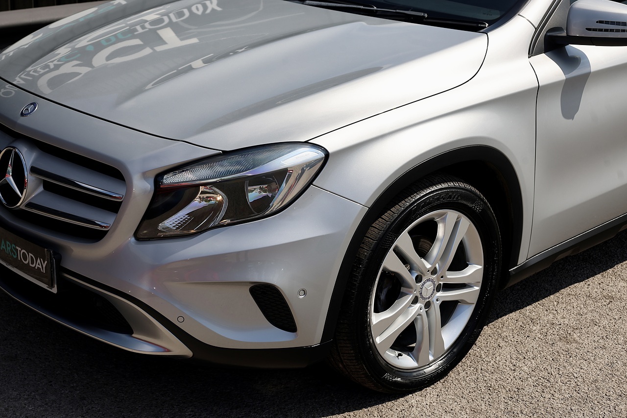 Mercedes-Benz GLA 220 CDI 4Matic SE 2 Former Keepers + Full Service History + Sat Nav + Reverse Cam - Large 25