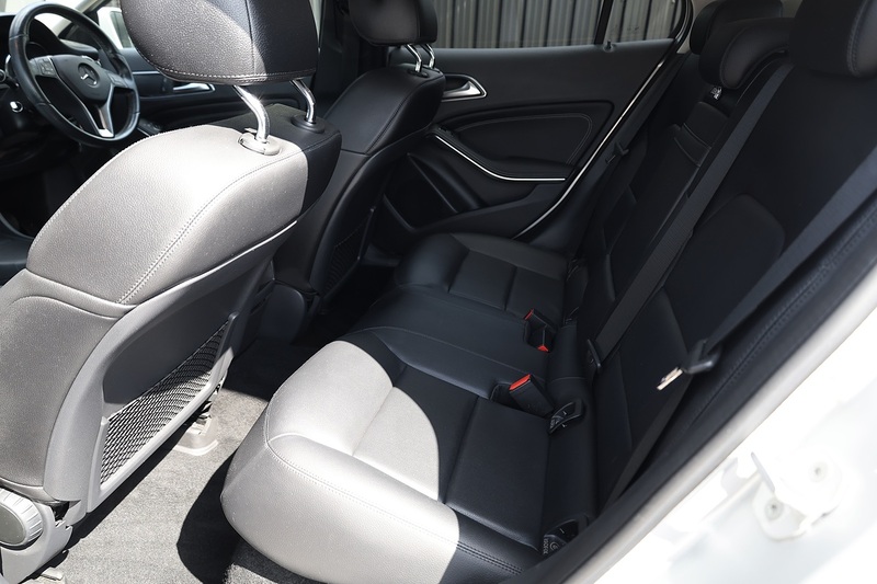 Mercedes-Benz GLA 220 CDI 4Matic SE 2 Former Keepers + Full Service History + Sat Nav + Reverse Cam Image 8
