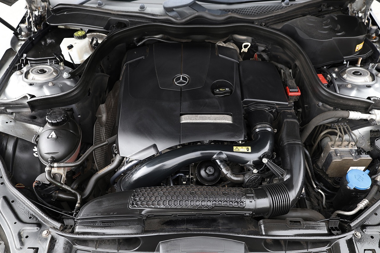 Mercedes-Benz E250 AMG Sport 2 Former Keepers + Full Service History + 360 Cameras - Large 16