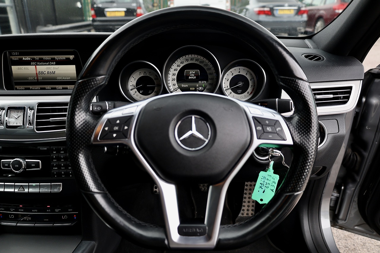 Mercedes-Benz E250 AMG Sport 2 Former Keepers + Full Service History + 360 Cameras - Large 18