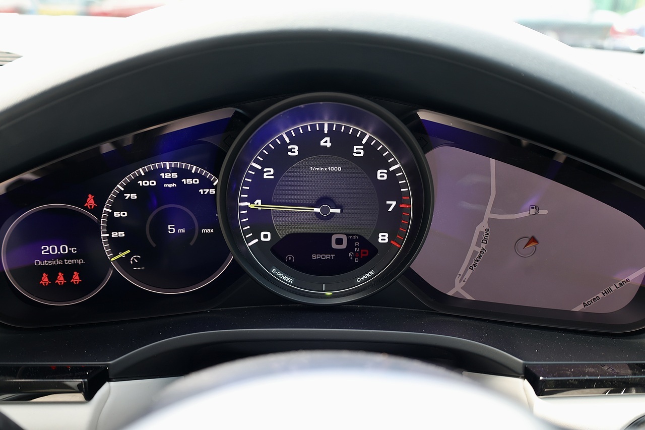 Porsche Cayenne Coupe E-Hybrid 2 Former Keepers + Full Porsche Main Dealer History + £91,000 List Price - Large 14