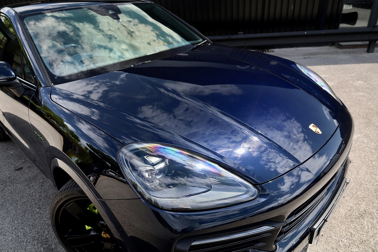 Porsche Cayenne Coupe E-Hybrid 2 Former Keepers + Full Porsche Main Dealer History + £91,000 List Price - Large 15