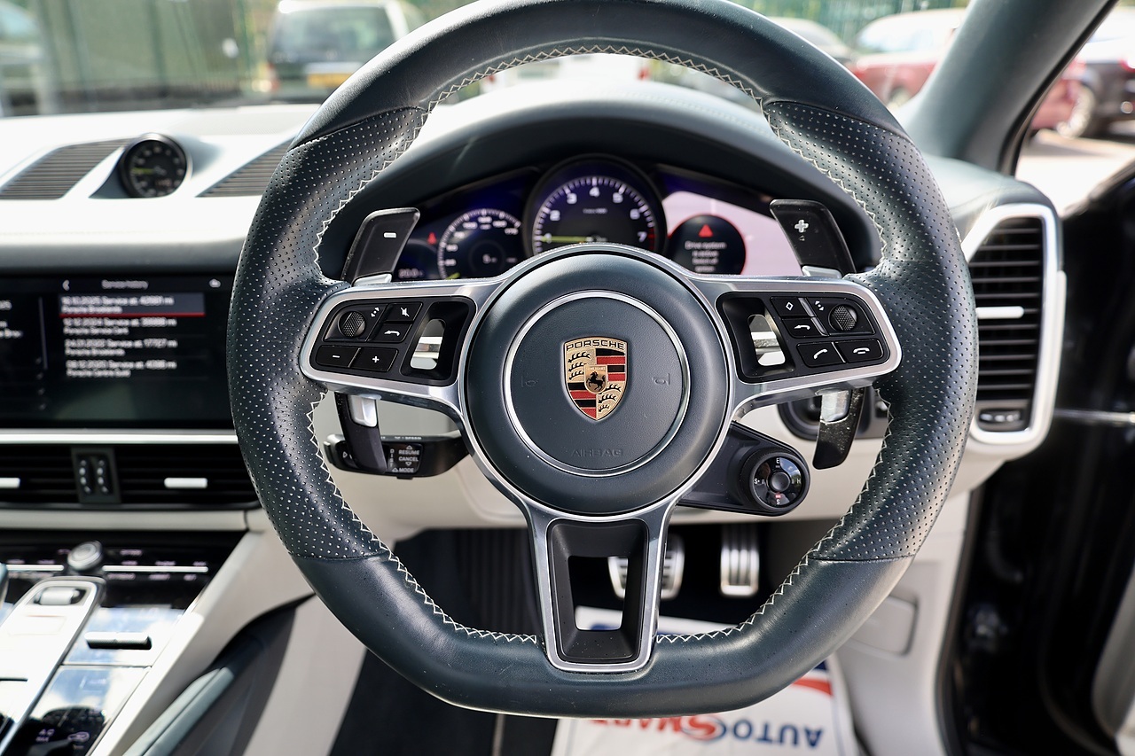 Porsche Cayenne Coupe E-Hybrid 2 Former Keepers + Full Porsche Main Dealer History + £91,000 List Price - Large 16