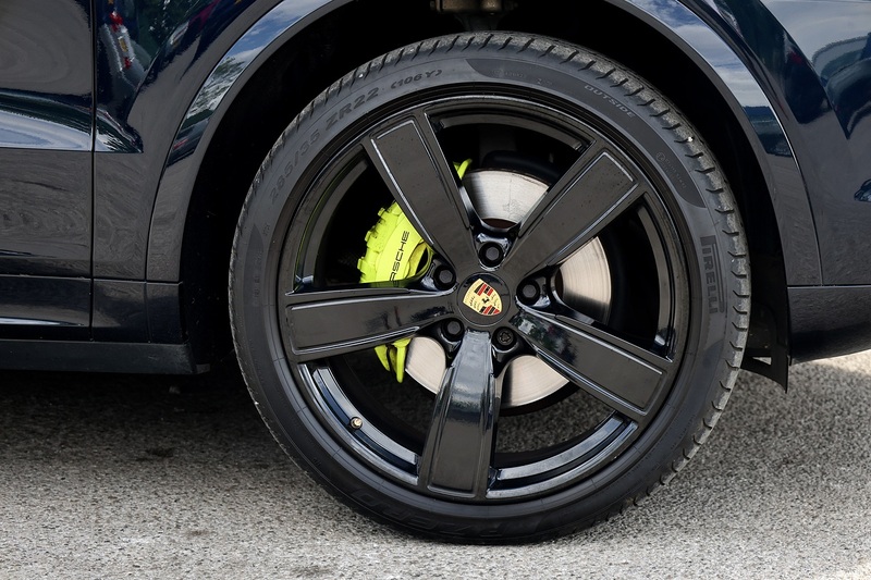 Porsche Cayenne Coupe E-Hybrid 2 Former Keepers + Full Porsche Main Dealer History + £91,000 List Price Image 36