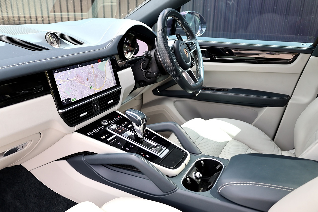 Porsche Cayenne Coupe E-Hybrid 2 Former Keepers + Full Porsche Main Dealer History + £91,000 List Price - Large 9