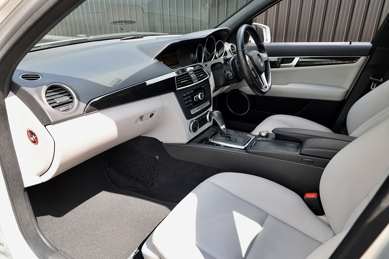 Mercedes-Benz C350 CDI AMG Sport Just 24k Miles + Full Mercedes Main Dealer History - Large 2