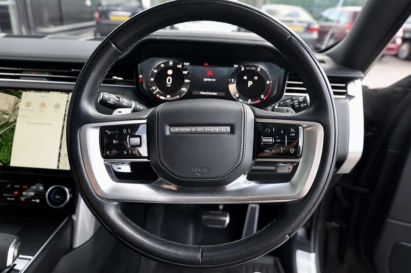 Land Rover Range Rover D350 First Edition Land Rover Warranty + Deployable Steps + Premium Paint Image 18