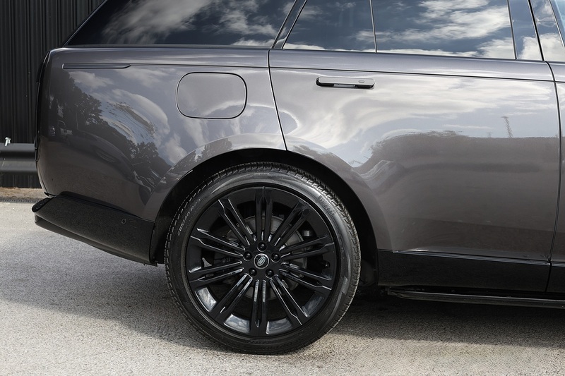 Land Rover Range Rover D350 First Edition Land Rover Warranty + Deployable Steps + Premium Paint Image 29