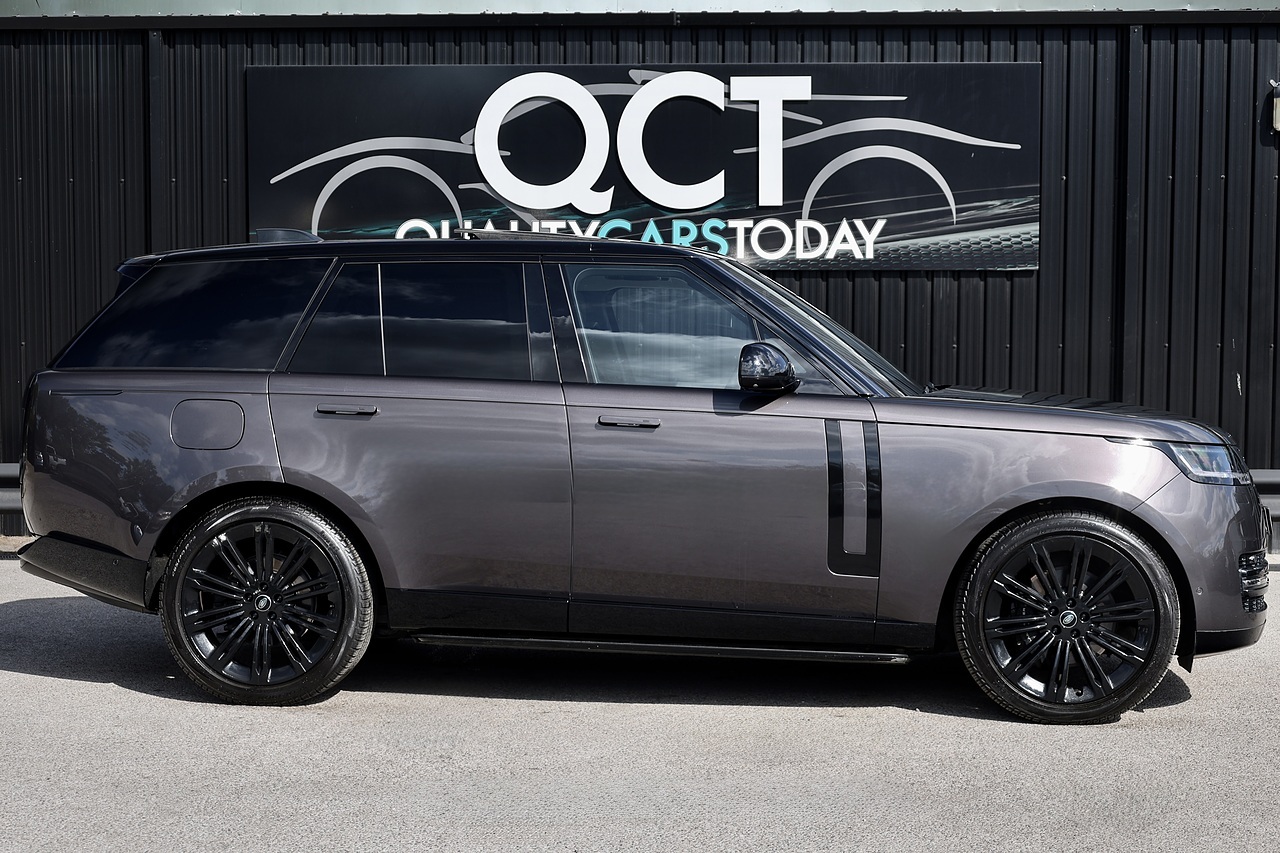 Land Rover Range Rover D350 First Edition Land Rover Warranty + Deployable Steps + Premium Paint - Large 5