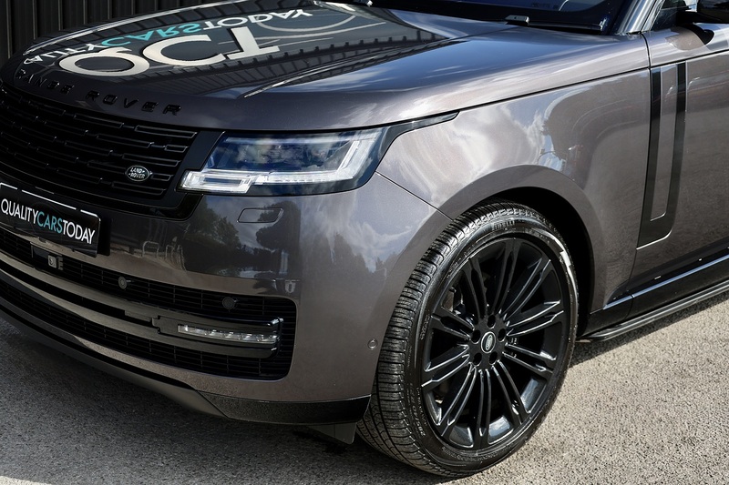 Land Rover Range Rover D350 First Edition Land Rover Warranty + Deployable Steps + Premium Paint Image 34