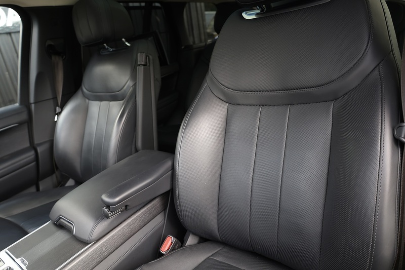 Land Rover Range Rover D350 First Edition Land Rover Warranty + Deployable Steps + Premium Paint Image 27