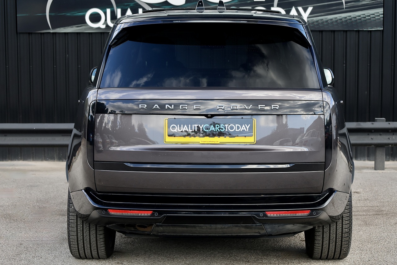 Land Rover Range Rover D350 First Edition Land Rover Warranty + Deployable Steps + Premium Paint - Large 4