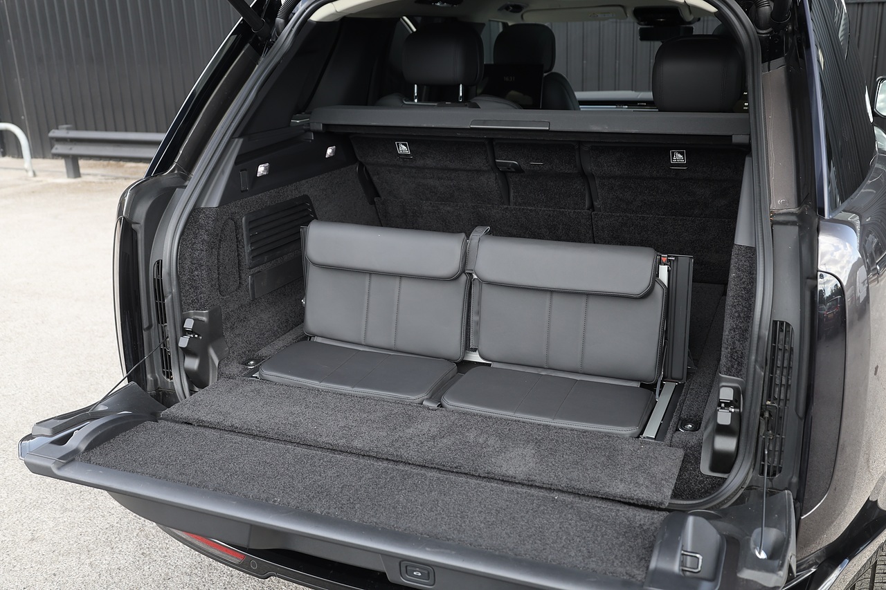 Land Rover Range Rover D350 First Edition Land Rover Warranty + Deployable Steps + Premium Paint - Large 25