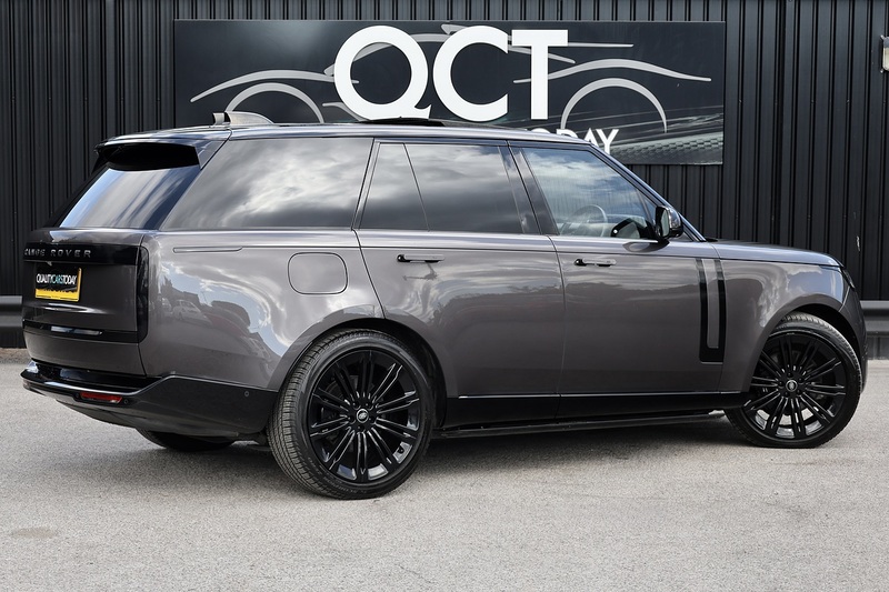 Land Rover Range Rover D350 First Edition Land Rover Warranty + Deployable Steps + Premium Paint Image 8