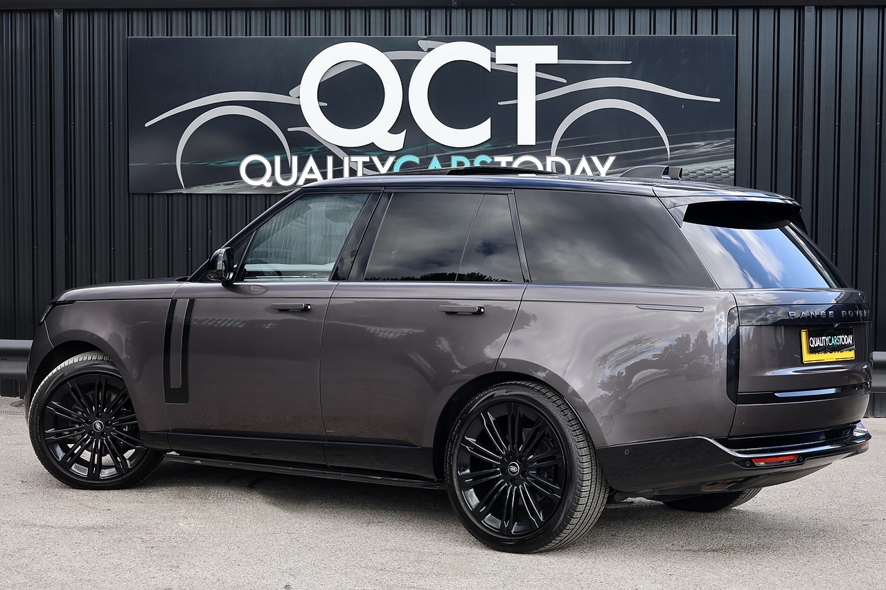 Land Rover Range Rover D350 First Edition Land Rover Warranty + Deployable Steps + Premium Paint - Large 7