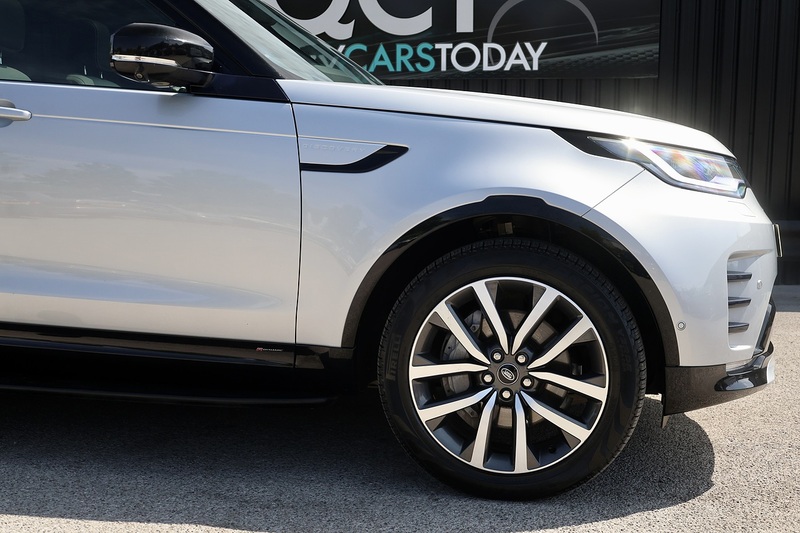 Land Rover Discovery 3.0 R-Dynamic SE 1 Former Keeper + Full Land Rover History + Land Rover Warranty Image 40