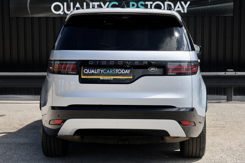 Land Rover Discovery 3.0 R-Dynamic SE 1 Former Keeper + Full Land Rover History + Land Rover Warranty Image 4