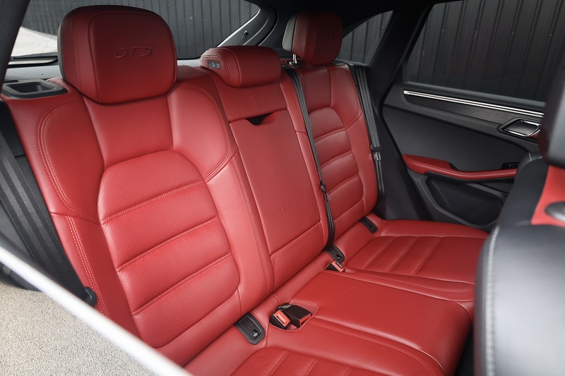 Porsche Macan GTS Image 9