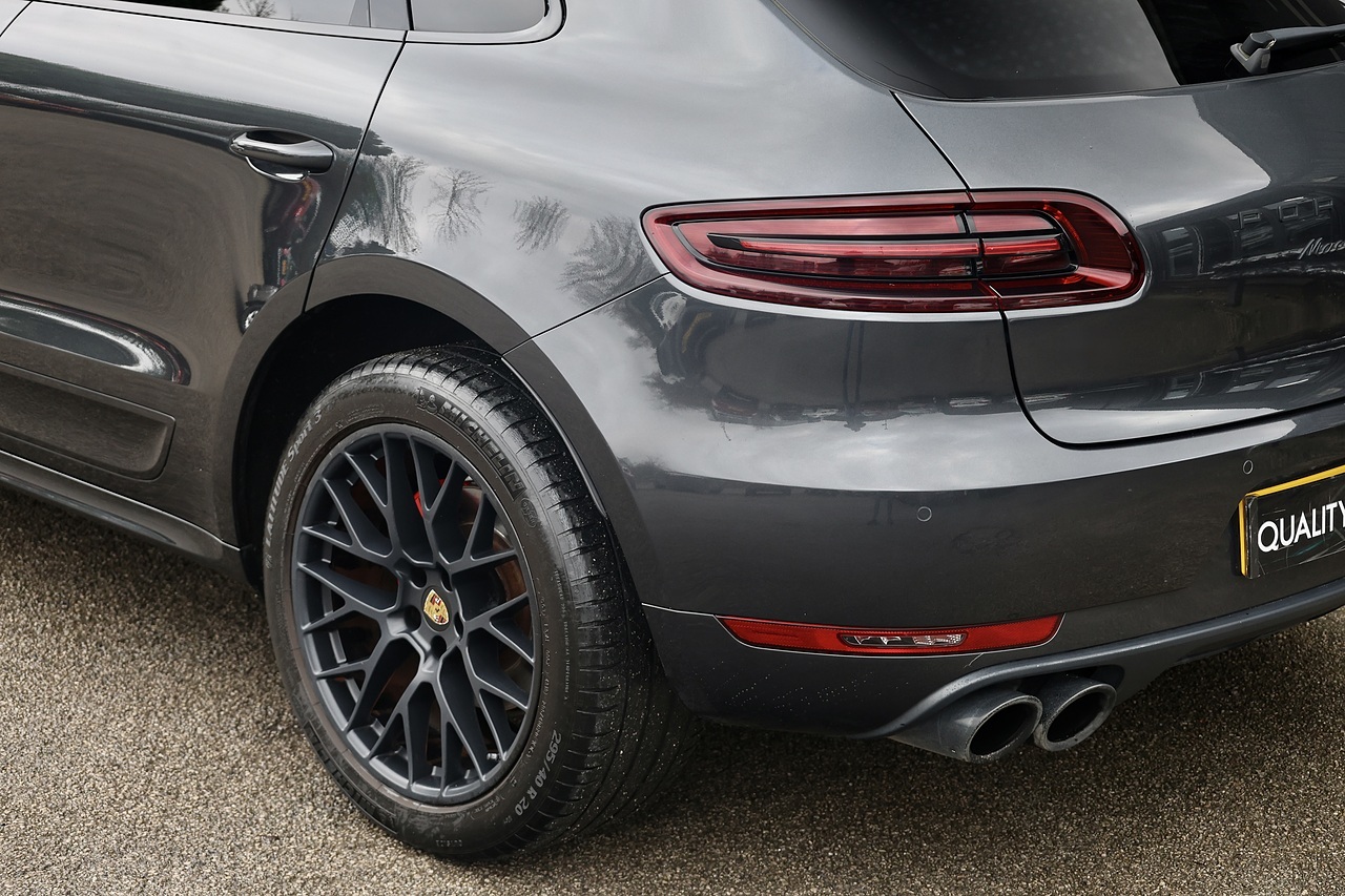 Porsche Macan GTS - Large 26