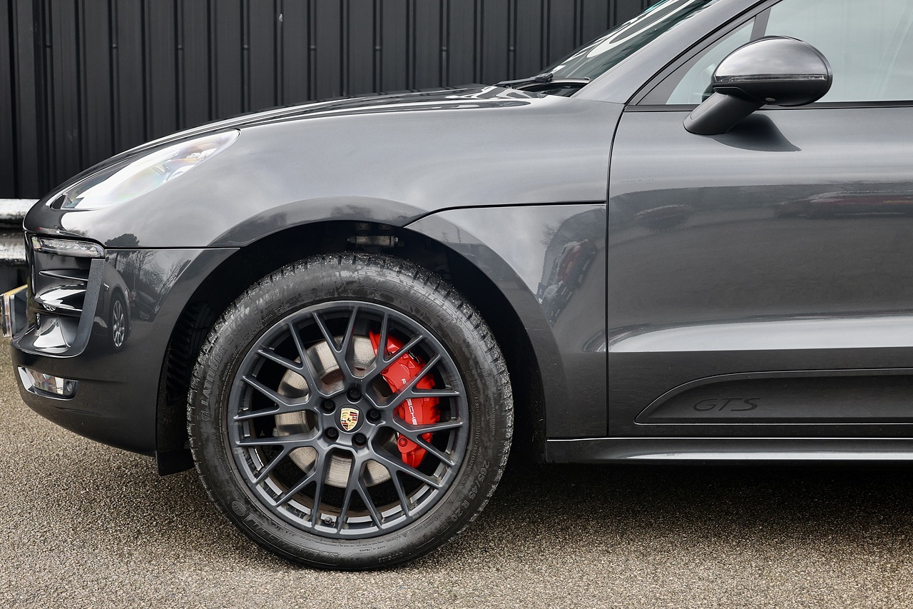 Porsche Macan GTS - Large 24