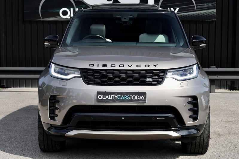 Land Rover Discovery D300 R-Dynamic SE 1 Owner + VAT Qualifying + Sliding Pano Roof Image 3