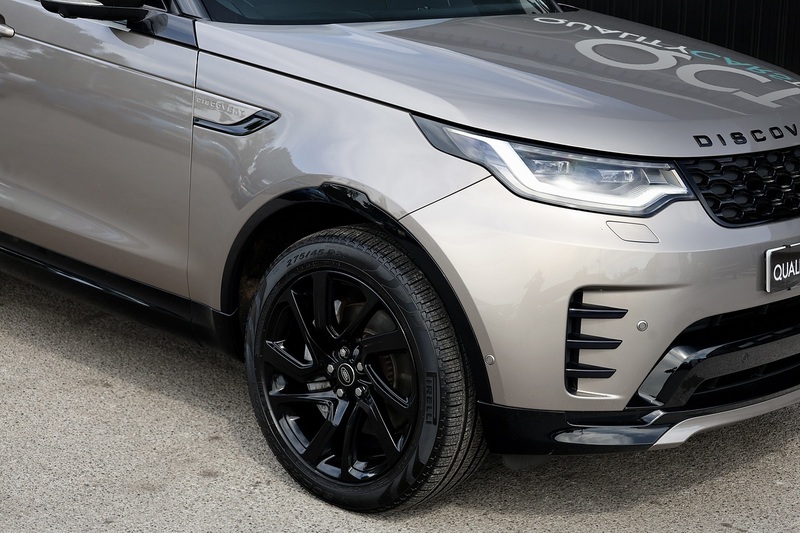 Land Rover Discovery D300 R-Dynamic SE 1 Owner + VAT Qualifying + Sliding Pano Roof Image 26