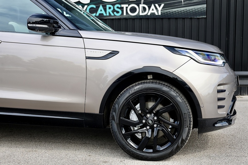 Land Rover Discovery D300 R-Dynamic SE 1 Owner + VAT Qualifying + Sliding Pano Roof Image 25