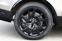 Land Rover Discovery D300 R-Dynamic SE 1 Owner + VAT Qualifying + Sliding Pano Roof - Thumb 27