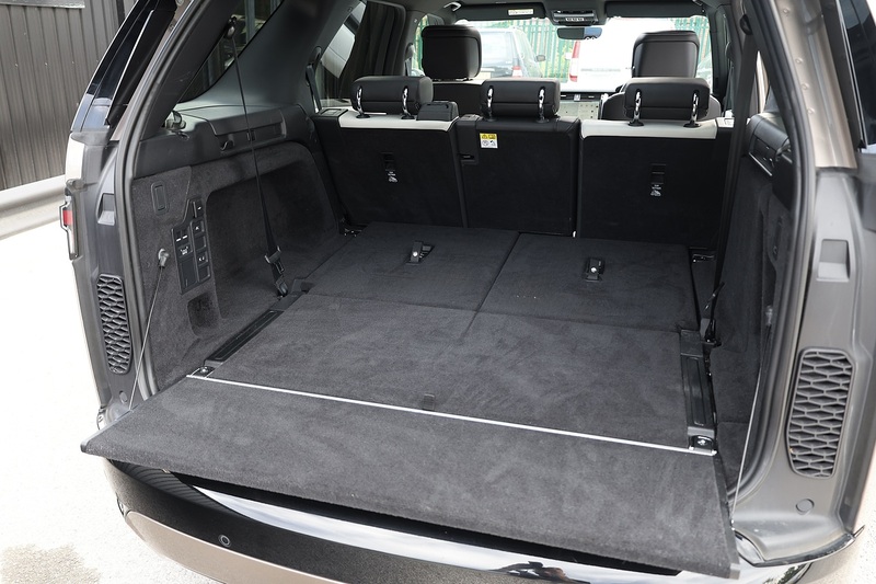 Land Rover Discovery D300 R-Dynamic SE 1 Owner + VAT Qualifying + Sliding Pano Roof Image 30