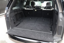 Land Rover Discovery D300 R-Dynamic SE 1 Owner + VAT Qualifying + Sliding Pano Roof - Thumb 30