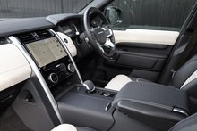 Land Rover Discovery D300 R-Dynamic SE 1 Owner + VAT Qualifying + Sliding Pano Roof - Thumb 10