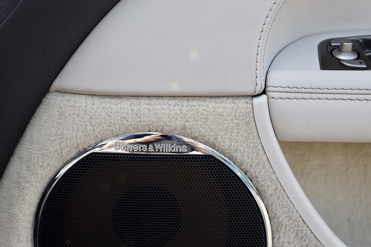 Jaguar XKR Convertible 1 Former Keeper + Kyanite Blue + Ivory + Blue Hood - Large 14